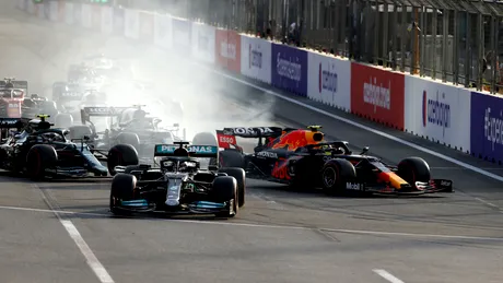 Motivul stupid pentru care Lewis Hamilton a ieșit pe locul 15 cursa din Azerbaidjan