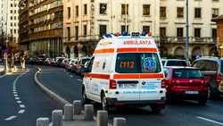 VIDEO | Ce pățește un șofer care nu lasă ambulanța să treacă. Regula impusă de noul Cod Rutier 2025