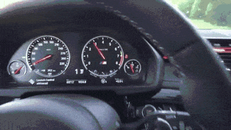 VIDEO: Cum accelerează un BMW X5M de la zero până la 240 km/h