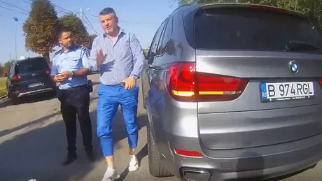 Tupeu fără limite. Consilierul unui deputat PSD, filmat în timp ce înjură poliţiştii care îl verifică pentru că a oprit neregulamentar - VIDEO