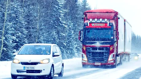 Care e viteza maximă legală pe un drum acoperit cu zăpadă