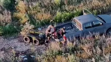 Imagini ca în FILME! Un comandant ucrainean EVACUEAZĂ singur doi militari răniți pe linia frontului