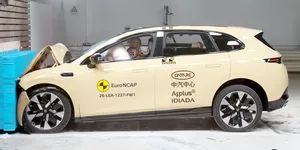 Leapmotor B05 obține cinci stele în testele de impact Euro NCAP. Unde este deficitar rivalul pentru VW ID.3 Neo?