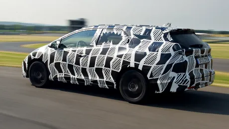 Teasing: noua Honda Civic Tourer surprinsă în teste