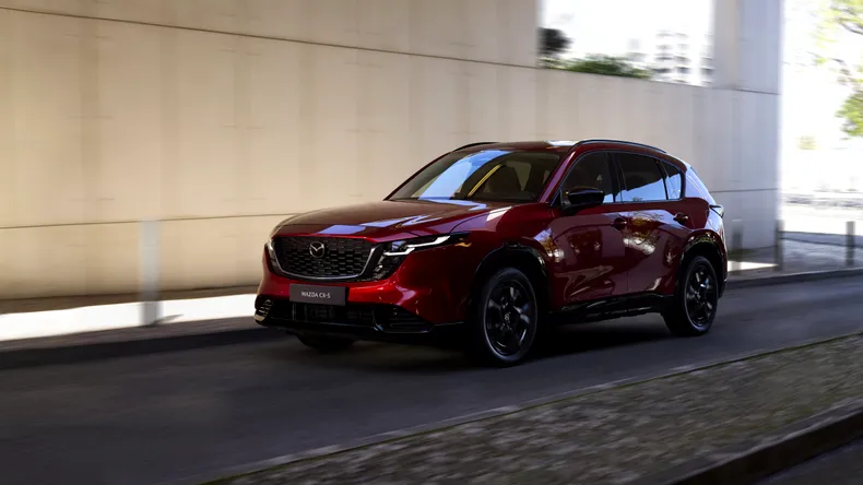Noua Mazda CX-5 a fost lansată oficial. Cea de-a treia generație atacă Hyundai Tucson și Honda CR-V