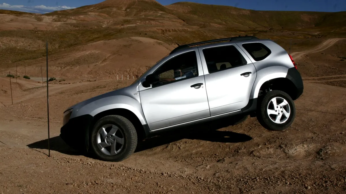 Dacia Duster testata in premiera - află cum merge Duster!