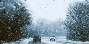 Probleme pe mai multe șosele din România din cauza viscolului și a lucrărilor de reparații