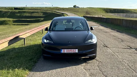 Tesla aduce Grok în România. Asistentul AI ajunge pe Model 3, Model Y, Model S și Model X printr-un update gratuit