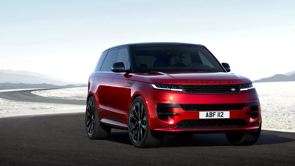 Jaguar Land Rover reduce producția din cauza crizei semiconductorilor