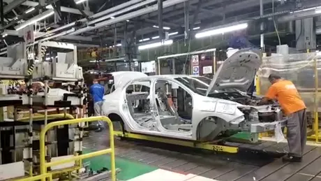 Cine produce mai multe maşini, pe minut: Dacia Mioveni sau Ford Craiova