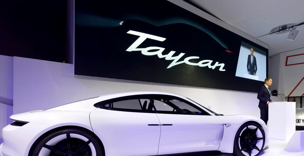 Porsche dublează producţia planificată pentru modelul electric Taycan, înainte să înceapă livrările