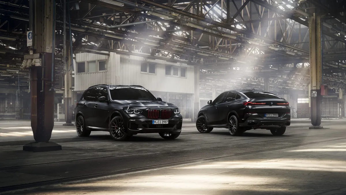 BMW lansează X5 și X6 Black Vermilion. SUV-urile de lux au grilă roșie!