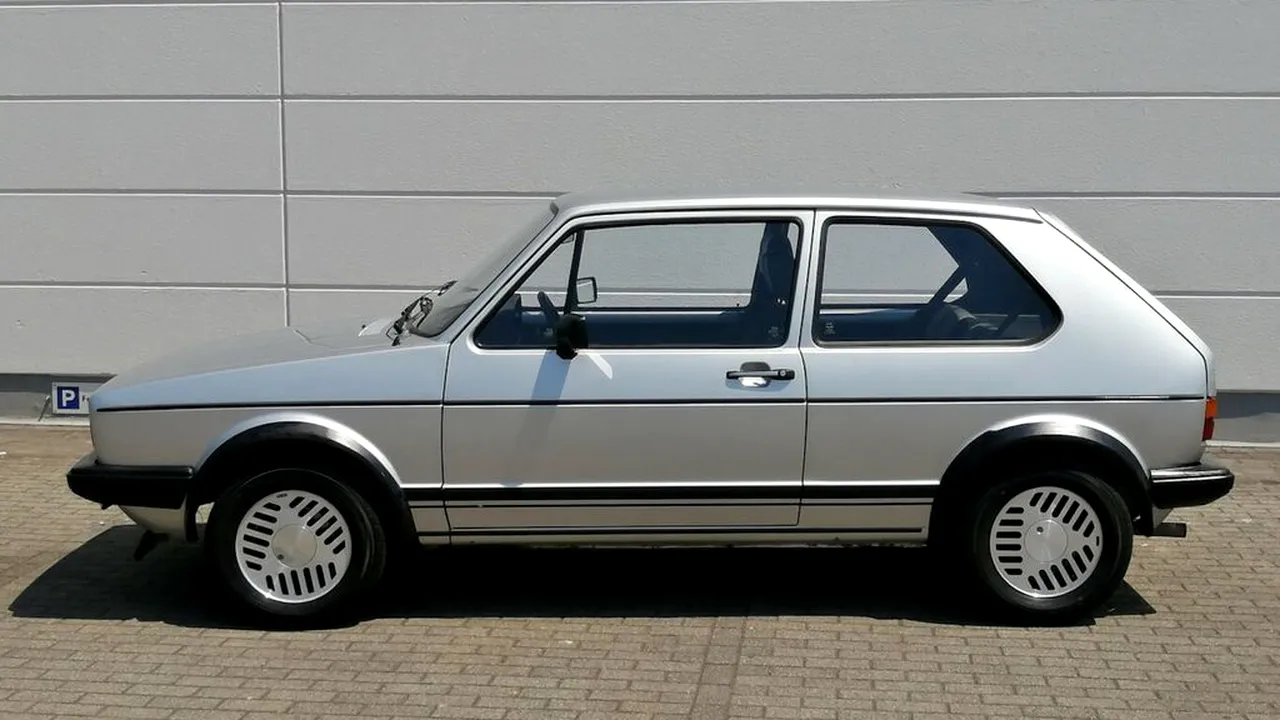 vw-golf-pentru-colectionari-exemplarul-vechi-de-40-de-ani-costa-peste-30-000-de-euro-in-germania-galerie-foto 4 