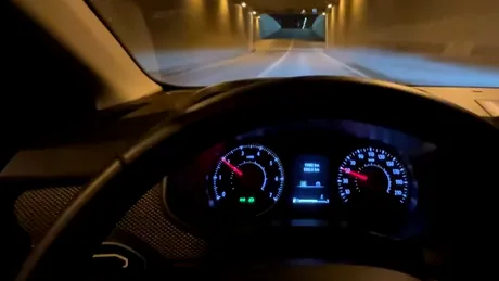 Momentul în care o Dacia acționează frâna de urgență deși în față drumul era liber - VIDEO