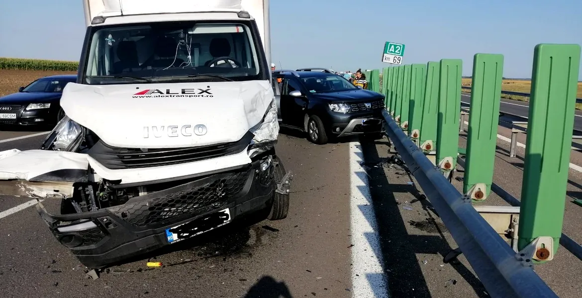 Accident cu trei maşini pe Autostrada Soarelui