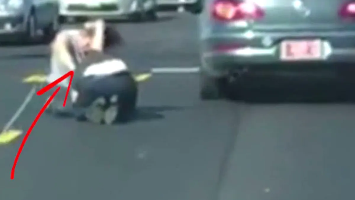 Cele două femei au ajuns „vedete'' pe internet după ce au livrat ROAD RAGE-UL anului - VIDEO