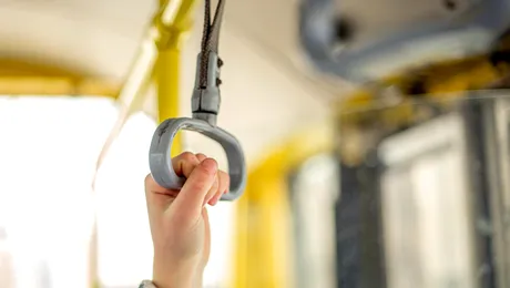 Transportul public din Arad înregistrează vânzări record după introducerea biletului de 1 leu pe zi