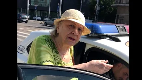 VIDEO - Caz revoltător în capitală: o bătrână de 81 de ani a fost amendată pentru că traversa prea încet!
