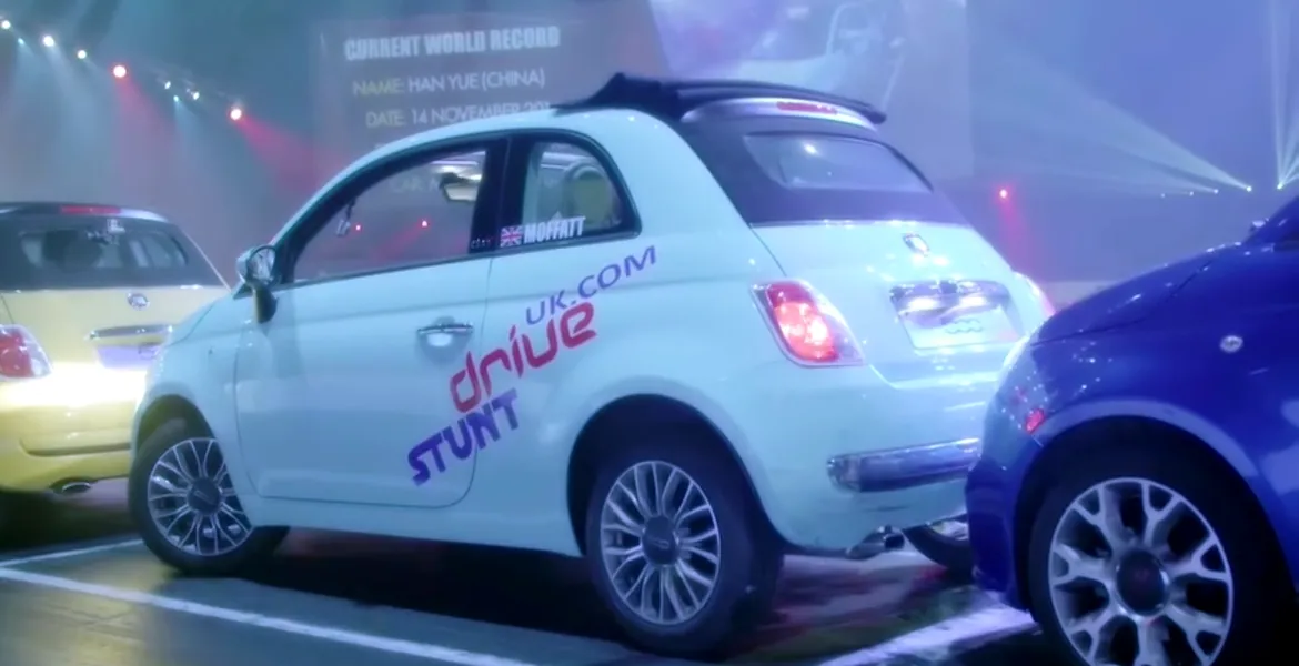 Fiat 500 se îngrămădeşte (şi mai) bine. Record pentru parcarea laterală [VIDEO]