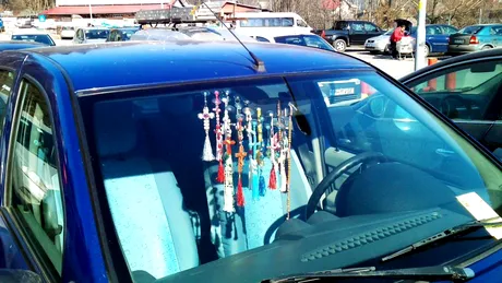 10 accesorii inutile pe care șoferii le montează pe mașinile lor