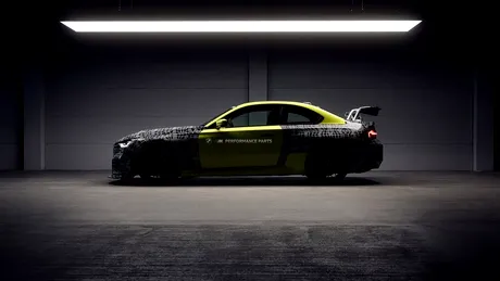 BMW vrea să lanseze în 2026 o mașină de curse pe care o poți conduce și pe stradă