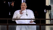 Medicii Papei Francisc s-au gândit să întrerupă tratamentul pentru a-i permite să moară în pace