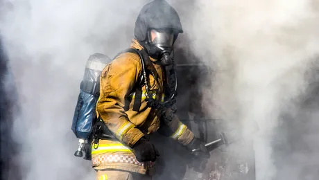 Român plătit de ruși, acuzat în Marea Britanie că a incendiat o mașină Toyota a premierului Starmer