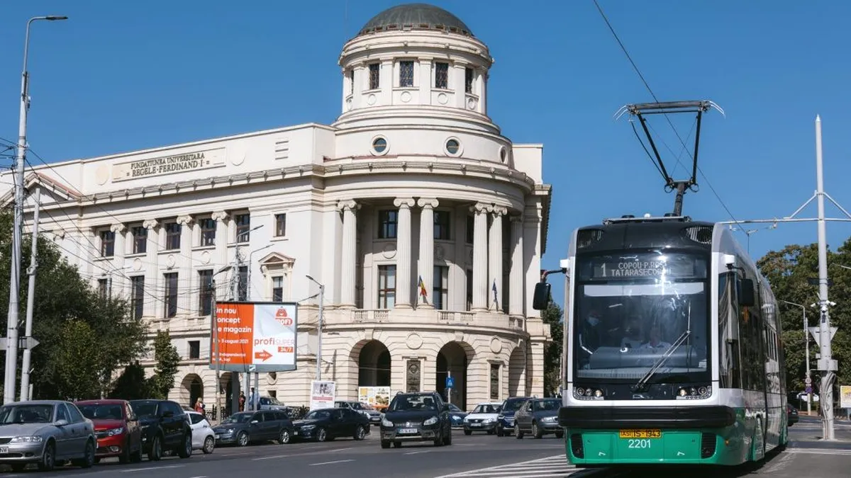 32 de tramvaie noi ajung la Iași. Între timp, în București...