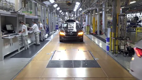 Cum se fabrică Skoda Octavia. Imagini de pe linia de asamblare din Mlada Boleslav