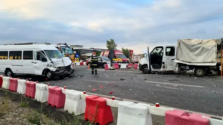 Accident cu 13 persoane implicate la Lețcani, Iași. VIDEO cu momentul impactului