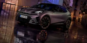 <span class='prepend'>Foto |</span> Cupra prezintă noul Raval. Este construit pe aceeași platformă cu VW ID.Polo și va costa de la 26.000 de euro