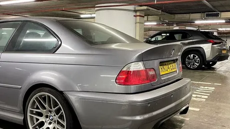 Testul timpului. Misterul unui BMW M3 abandonat în parcare timp de 20 de ani