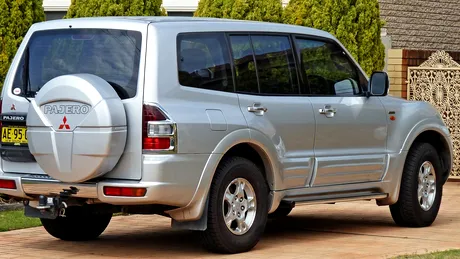 Noul Mitsubishi Pajero renunță la roata de rezervă de pe hayon: Schimbare radicală pentru a cincea generație a legendarului SUV