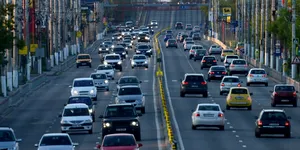 De ce nu sunt amendați șoferii care circulă cu 109 km/h pe DN 1? Limita de viteză e mai mare decât pe alte DN-uri